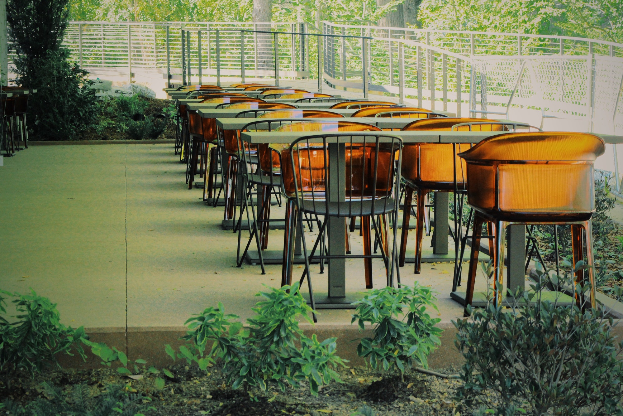 Meja Food Court Depok