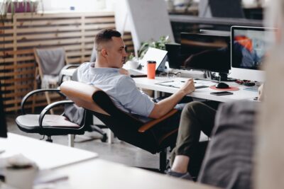 Kursi Kantor Ergonomis