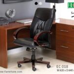 Kursi EC 018