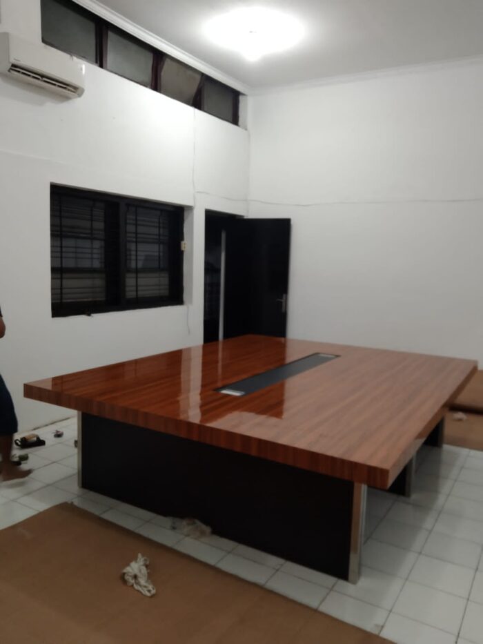 Custom Meja Meeting