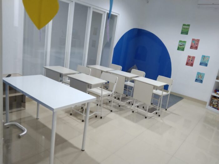 Custom Meja Sekolah